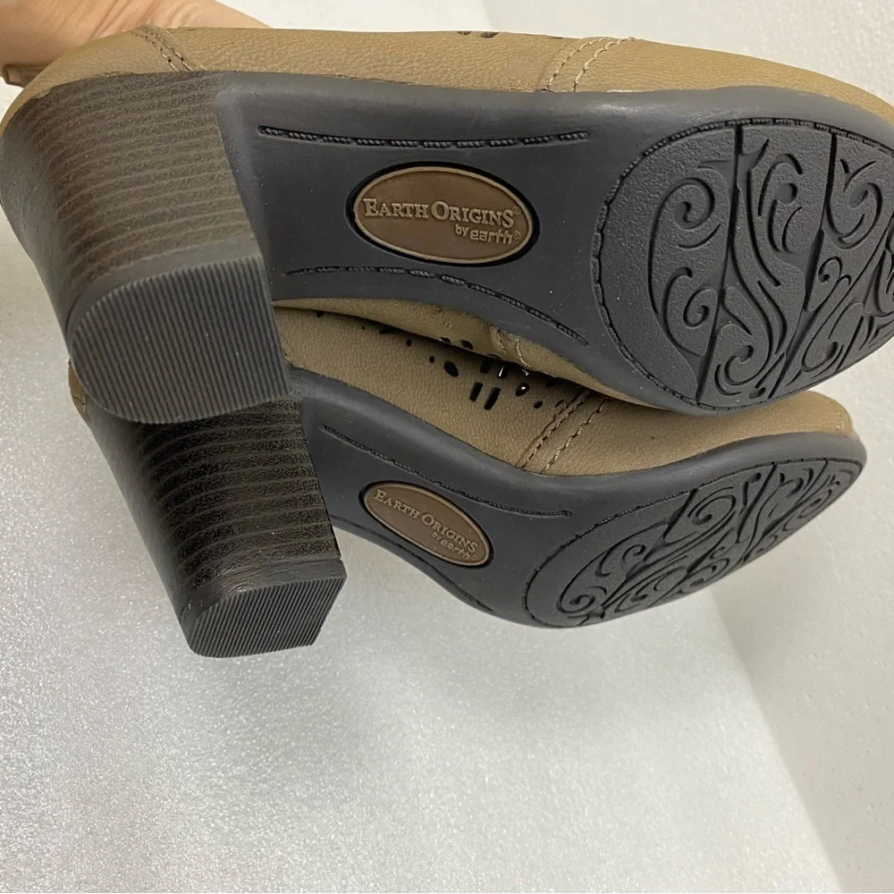 Earth Origins Shaye Taupe Khaki Tan Neutral Heel Leather Laser cut Bootie Size 6